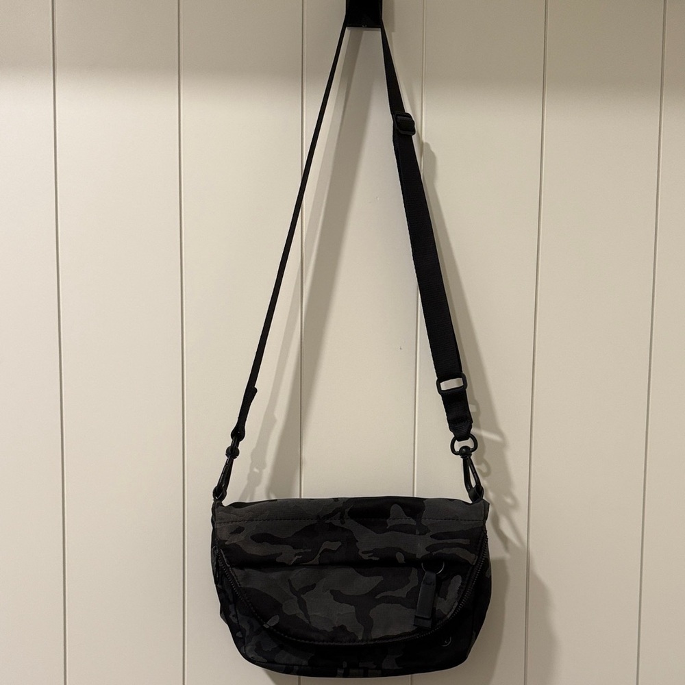lululemon athletica Charcoal Camouflage Crossbody Bag